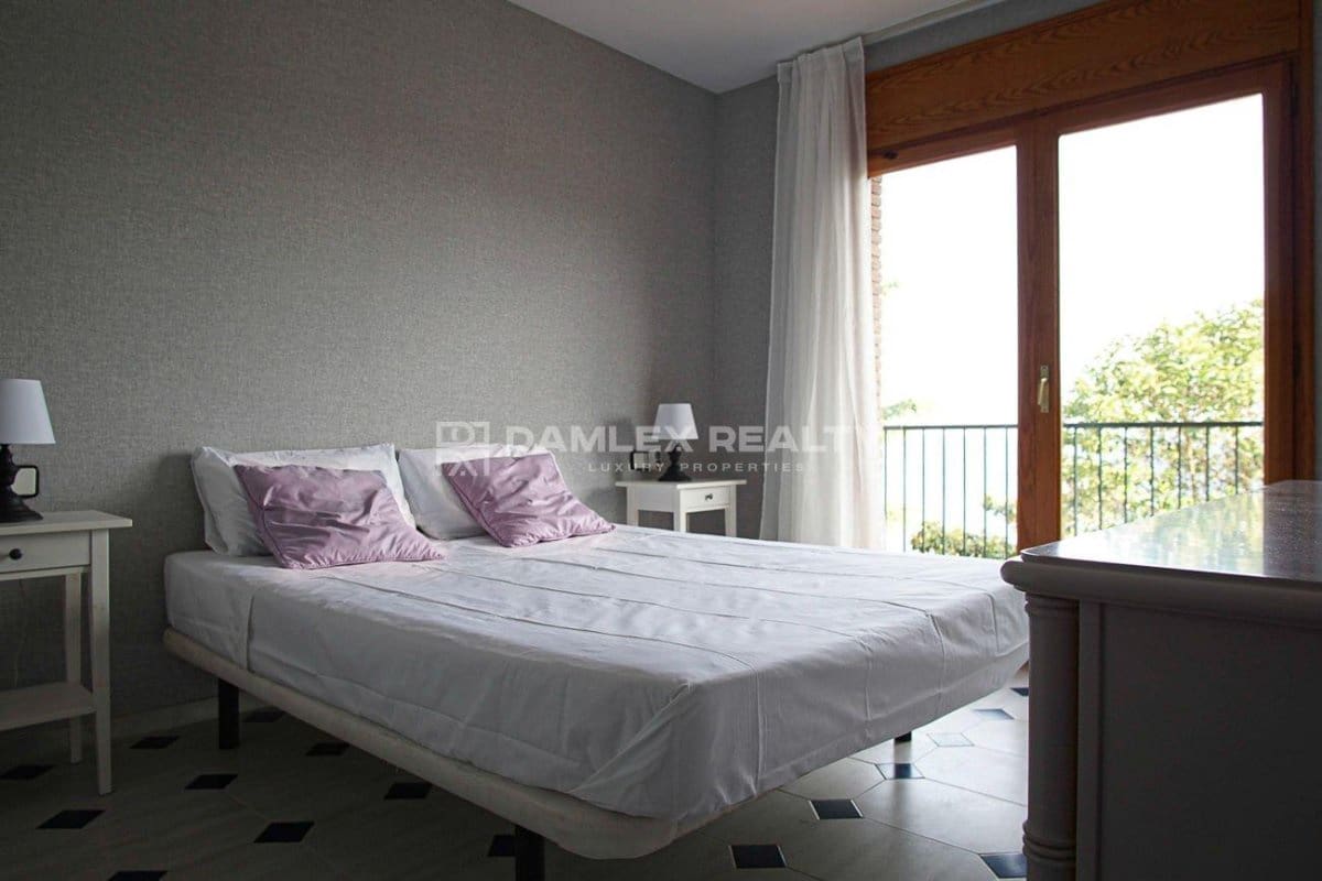 4 sypialnia Willa na sprzedaż w Blanes z basenem garażem - 1 650 000 € (Ref: 8677386)