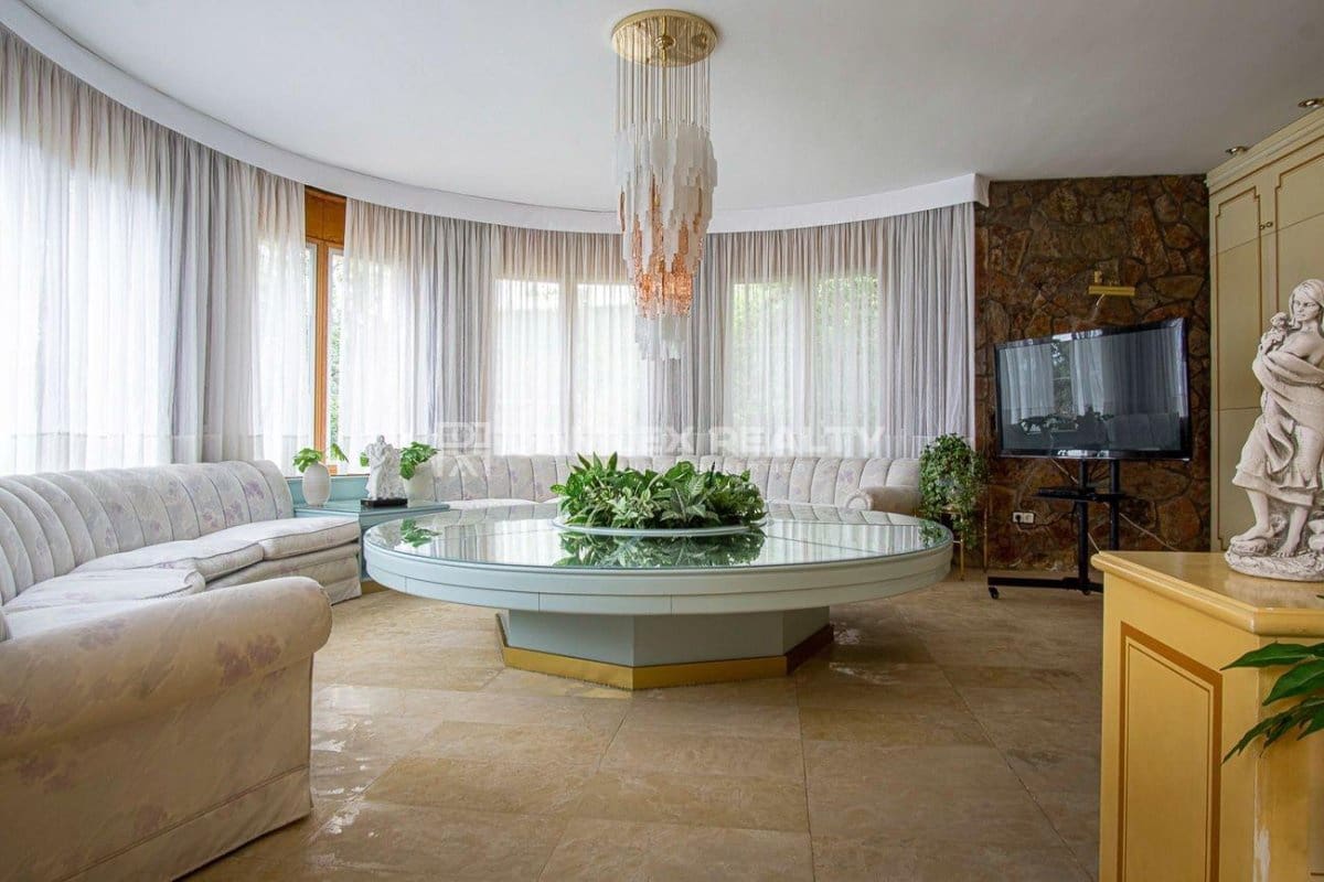 4 sypialnia Willa na sprzedaż w Blanes z basenem garażem - 1 650 000 € (Ref: 8677386)