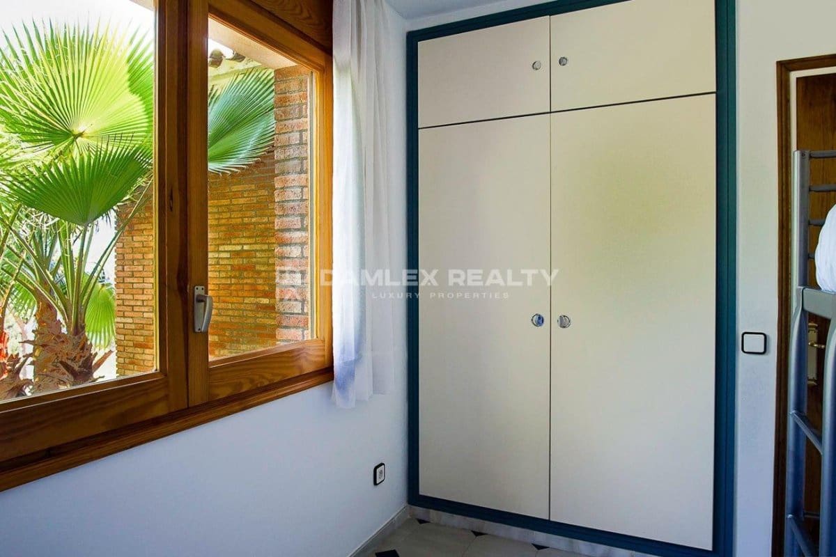 4 sypialnia Willa na sprzedaż w Blanes z basenem garażem - 1 650 000 € (Ref: 8677386)