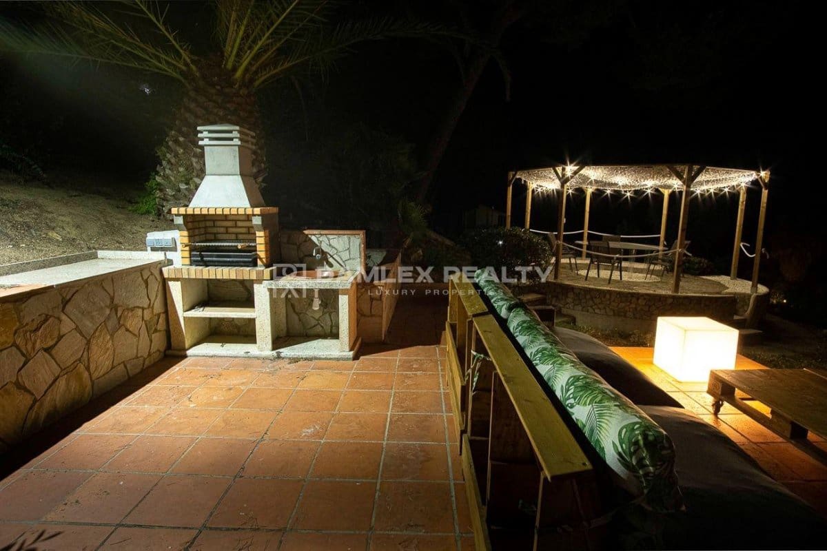 4 sypialnia Willa na sprzedaż w Blanes z basenem garażem - 1 650 000 € (Ref: 8677386)