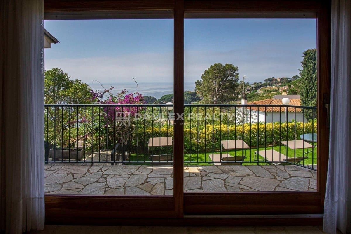 4 sypialnia Willa na sprzedaż w Blanes z basenem garażem - 1 650 000 € (Ref: 8677386)