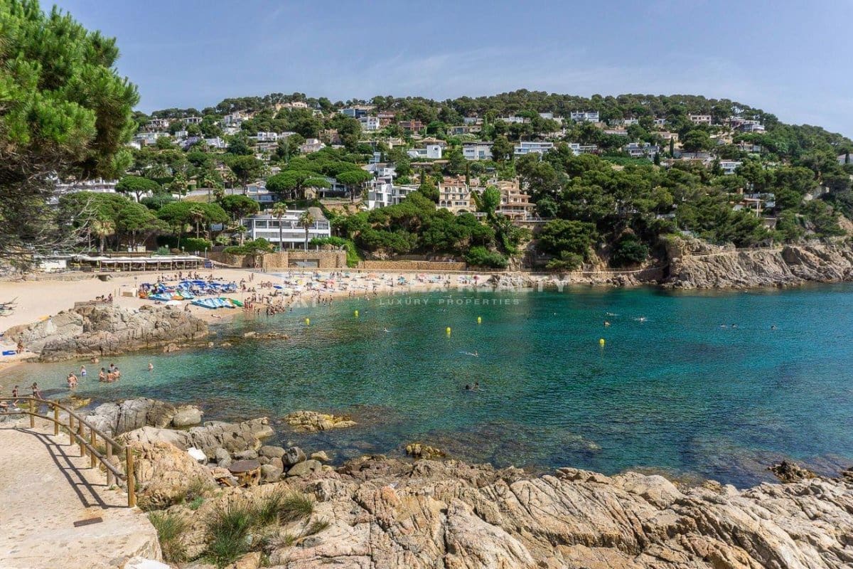 4 sypialnia Willa na sprzedaż w Blanes z basenem garażem - 1 650 000 € (Ref: 8677386)