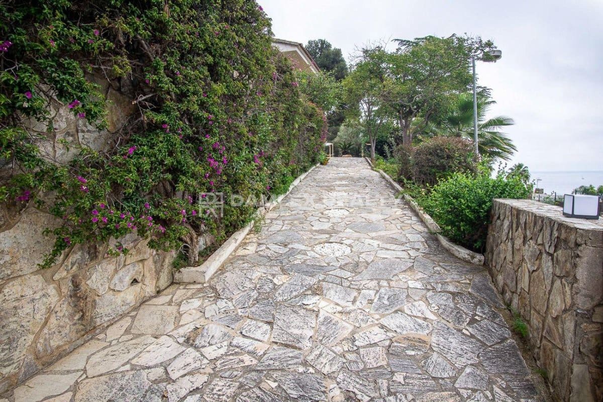 4 sypialnia Willa na sprzedaż w Blanes z basenem garażem - 1 650 000 € (Ref: 8677386)