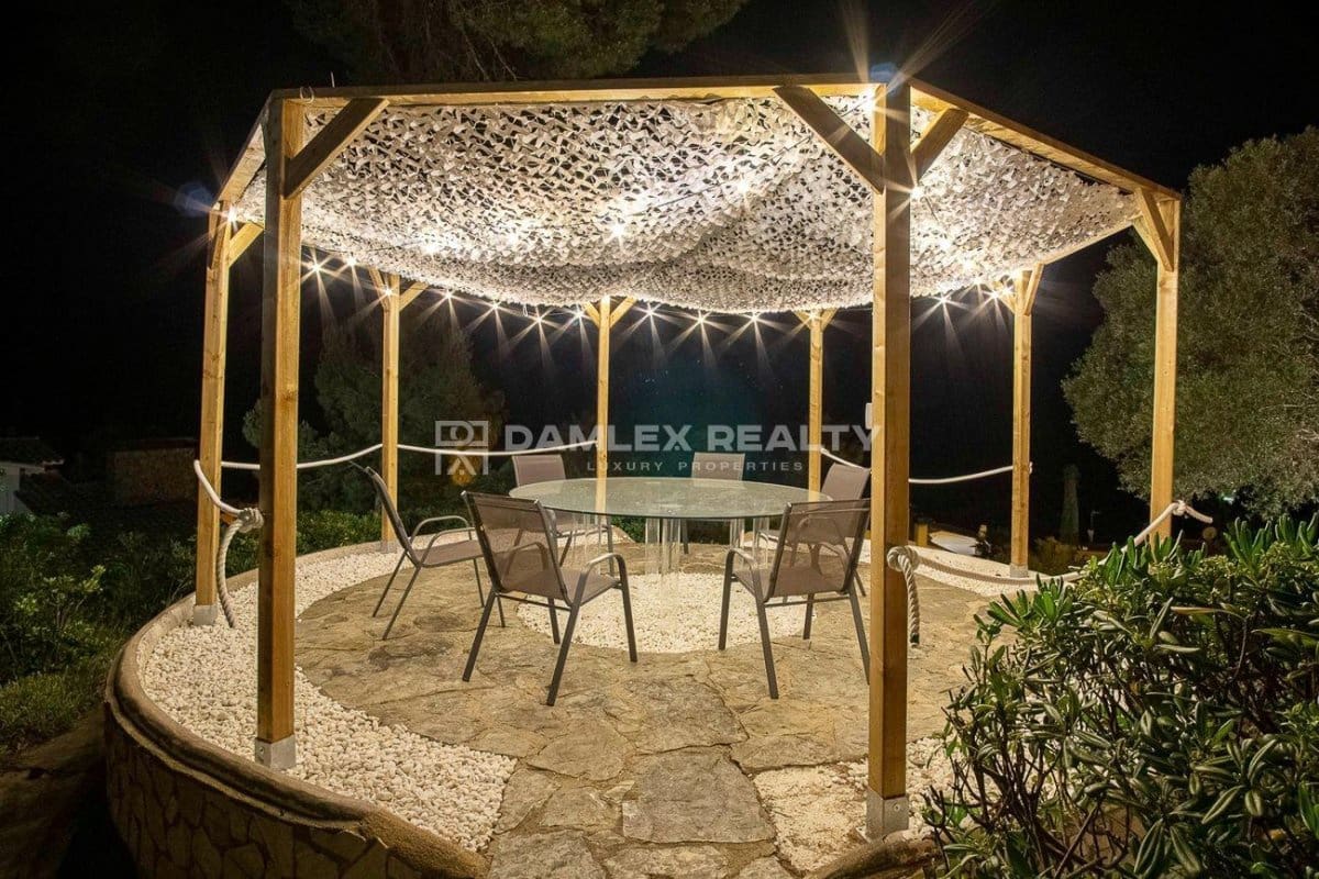 4 sypialnia Willa na sprzedaż w Blanes z basenem garażem - 1 650 000 € (Ref: 8677386)