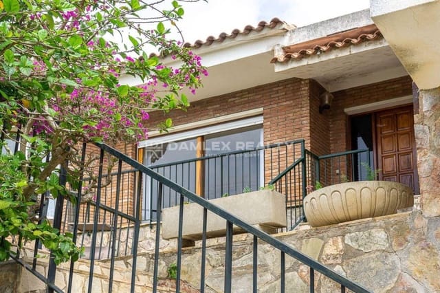 4 bedroom Villa for sale in Blanes with pool garage - € 1,650,000 (Ref: 8677386)
