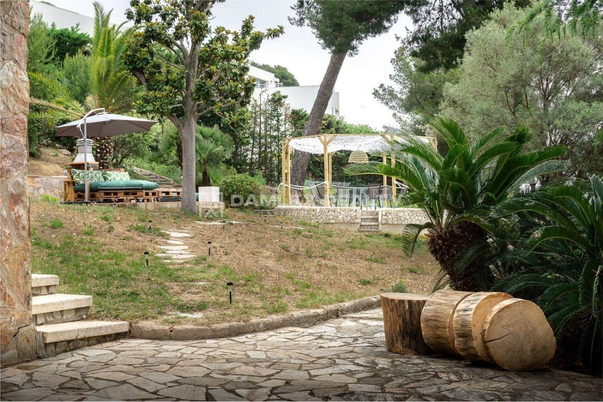 4 sypialnia Willa na sprzedaż w Blanes z basenem garażem - 1 650 000 € (Ref: 8677386)