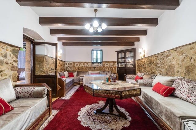 5 bedroom Villa for sale in Santa Cristina d'Aro with pool - € 950,000 (Ref: 8678274)