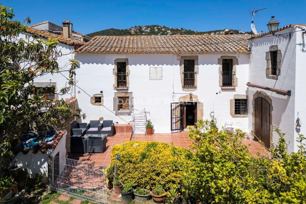 5 slaapkamer Villa te koop in Santa Cristina d'Aro met zwembad - € 950.000 (Ref: 8678274)