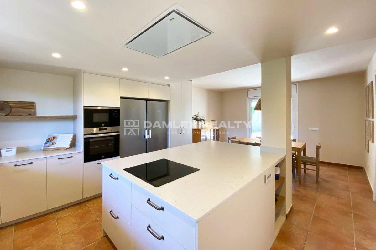 5 soverom Villa til salgs i Begur med svømmebasseng garasje - € 875 000 (Ref: 8678275)