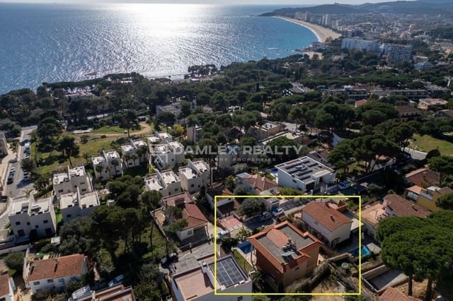 4 quarto Moradia para venda em Platja d'Aro, Castell-Platja d'Aro com piscina - 1 120 000 € (Ref: 8790338)