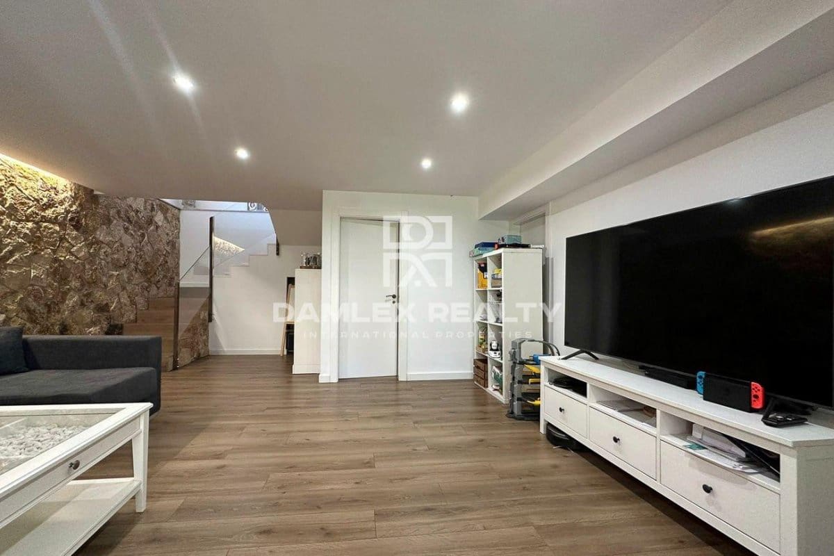 3 makuuhuone Huvila myytävänä paikassa Santa Cristina d'Aro mukana uima-altaan - 535 000 € (Ref: 8896630)