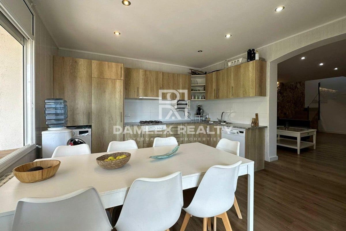 3 makuuhuone Huvila myytävänä paikassa Santa Cristina d'Aro mukana uima-altaan - 535 000 € (Ref: 8896630)