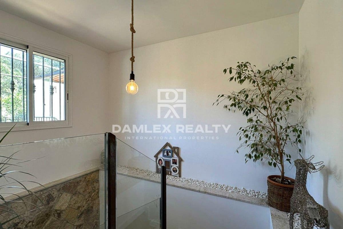 3 makuuhuone Huvila myytävänä paikassa Santa Cristina d'Aro mukana uima-altaan - 535 000 € (Ref: 8896630)