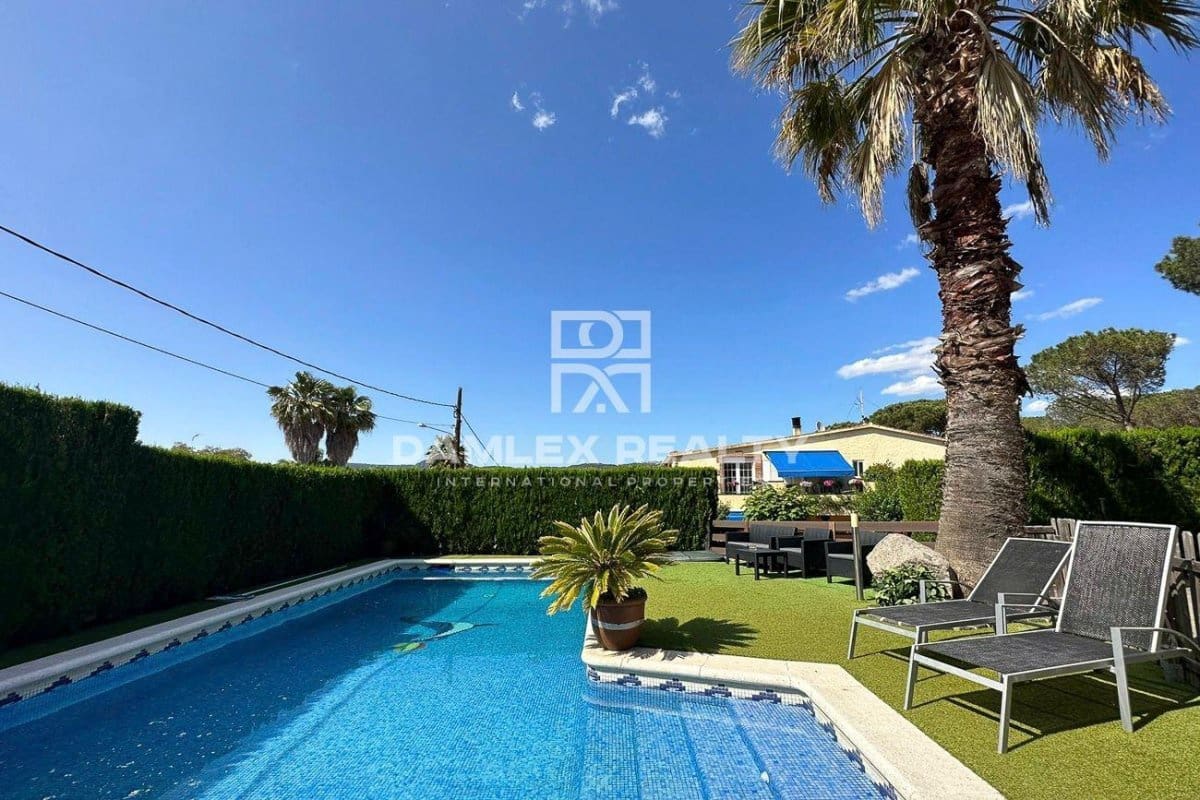 3 makuuhuone Huvila myytävänä paikassa Santa Cristina d'Aro mukana uima-altaan - 535 000 € (Ref: 8896630)