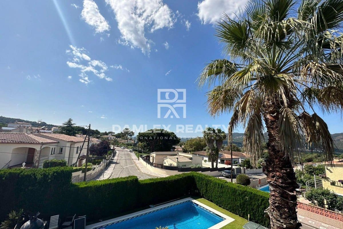 3 makuuhuone Huvila myytävänä paikassa Santa Cristina d'Aro mukana uima-altaan - 535 000 € (Ref: 8896630)