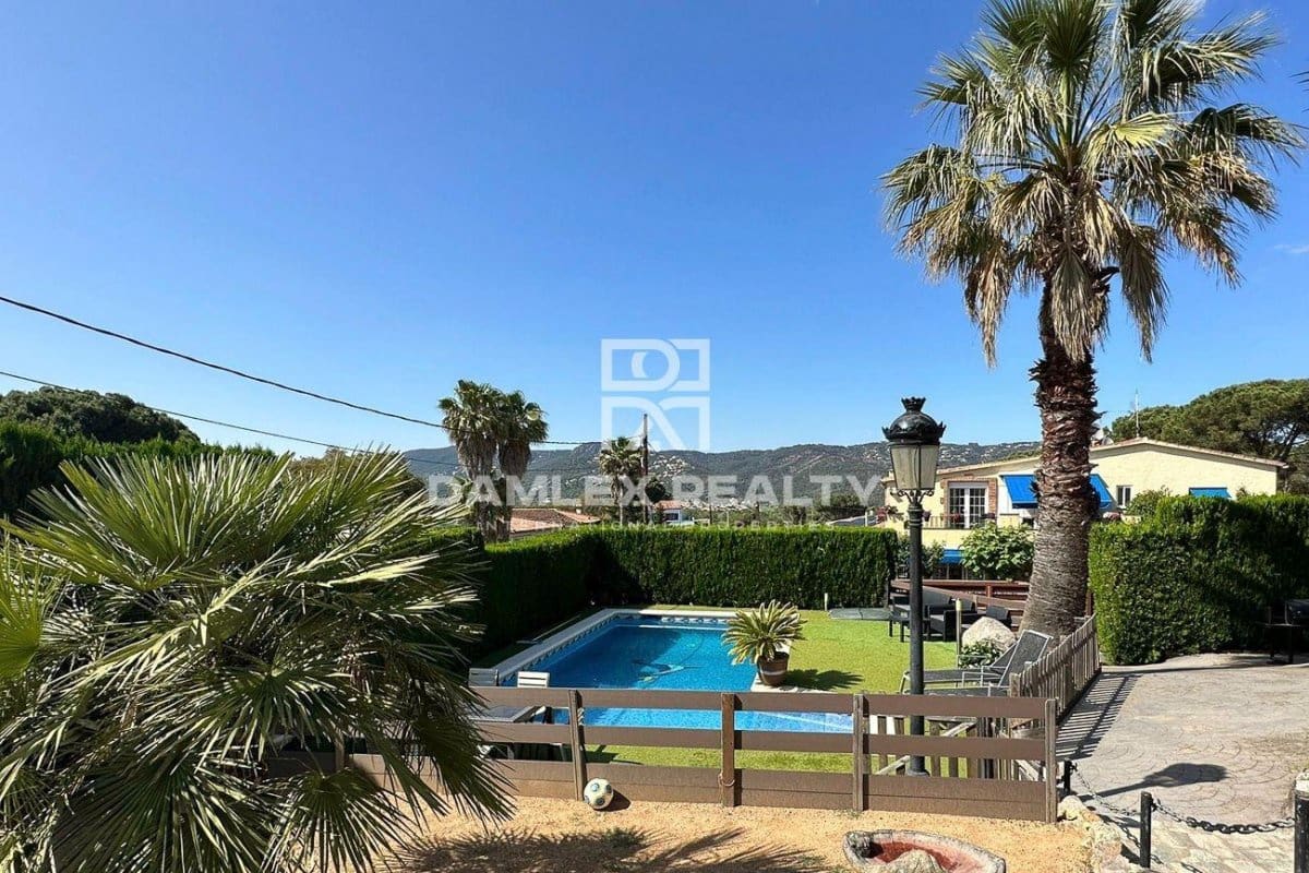 3 makuuhuone Huvila myytävänä paikassa Santa Cristina d'Aro mukana uima-altaan - 535 000 € (Ref: 8896630)