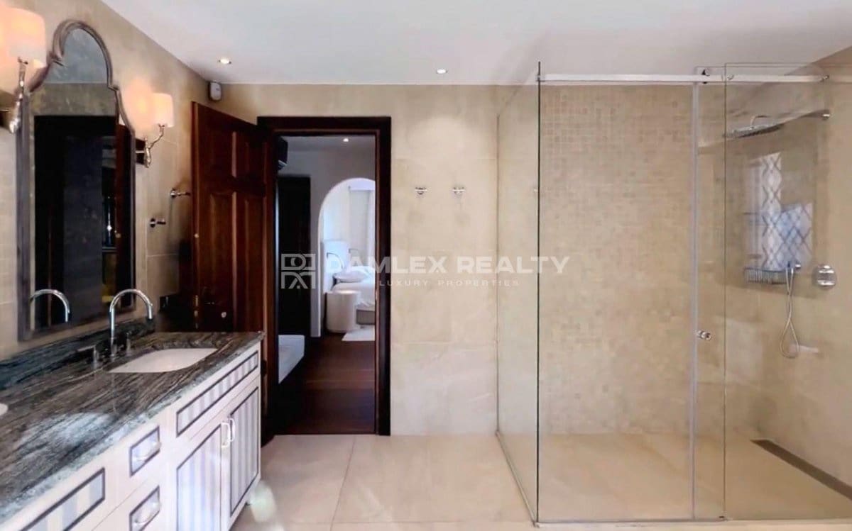 5 makuuhuone Huvila myytävänä paikassa Santa Cristina d'Aro mukana uima-altaan - 2 500 000 € (Ref: 8902840)