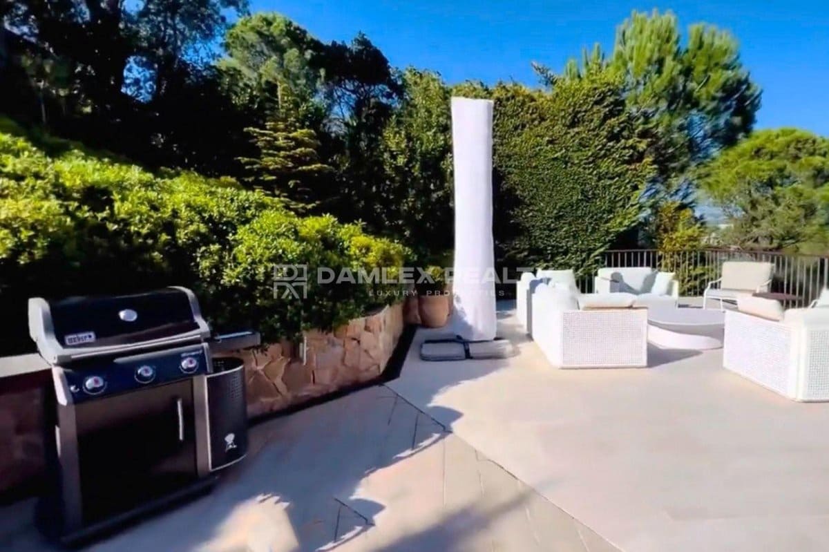 5 makuuhuone Huvila myytävänä paikassa Santa Cristina d'Aro mukana uima-altaan - 2 500 000 € (Ref: 8902840)