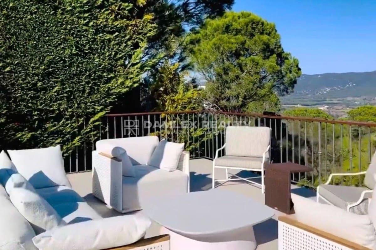 5 makuuhuone Huvila myytävänä paikassa Santa Cristina d'Aro mukana uima-altaan - 2 500 000 € (Ref: 8902840)