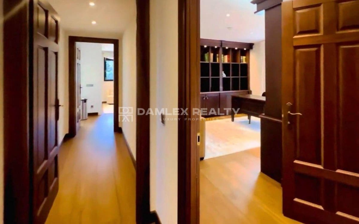 5 makuuhuone Huvila myytävänä paikassa Santa Cristina d'Aro mukana uima-altaan - 2 500 000 € (Ref: 8902840)