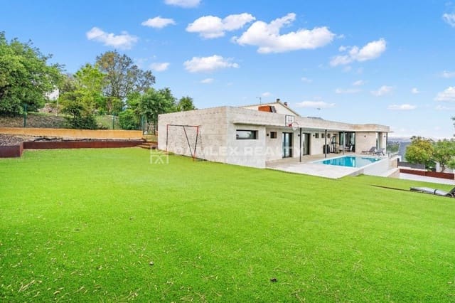 4 chambre Villa/Maison à vendre à Platja d'Aro, Castell-Platja d'Aro avec piscine - 1 450 000 € (Ref: 8904578)