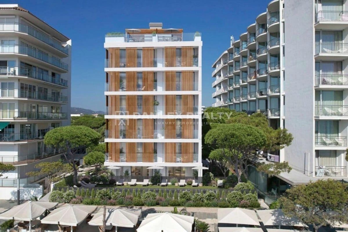 3 soveværelse Lejlighed til salg i Platja d'Aro med swimmingpool garage - € 790.000 (Ref: 8914519)