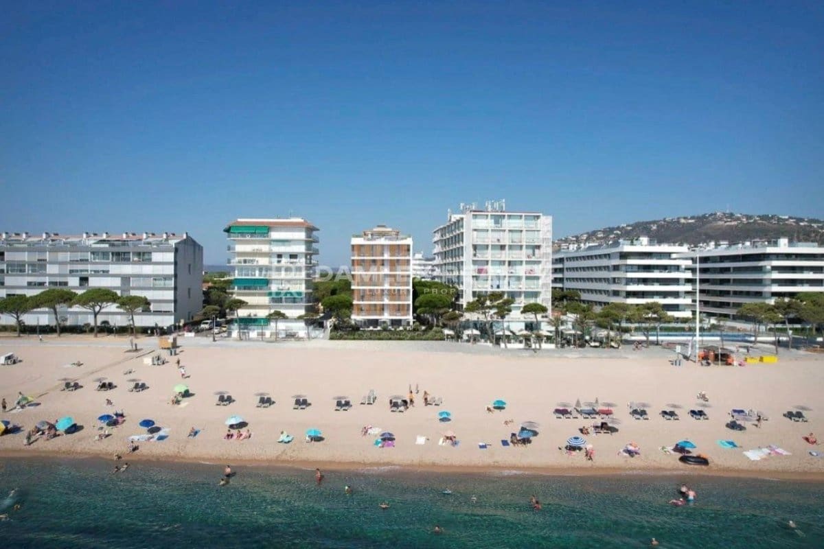 3 soveværelse Lejlighed til salg i Platja d'Aro med swimmingpool garage - € 790.000 (Ref: 8914519)