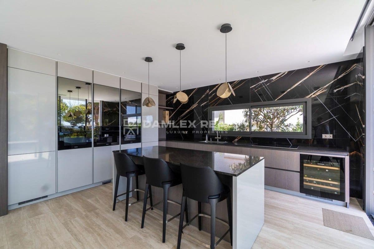 4 soveværelse Villa til salg i Blanes med swimmingpool garage - € 3.950.000 (Ref: 8949480)