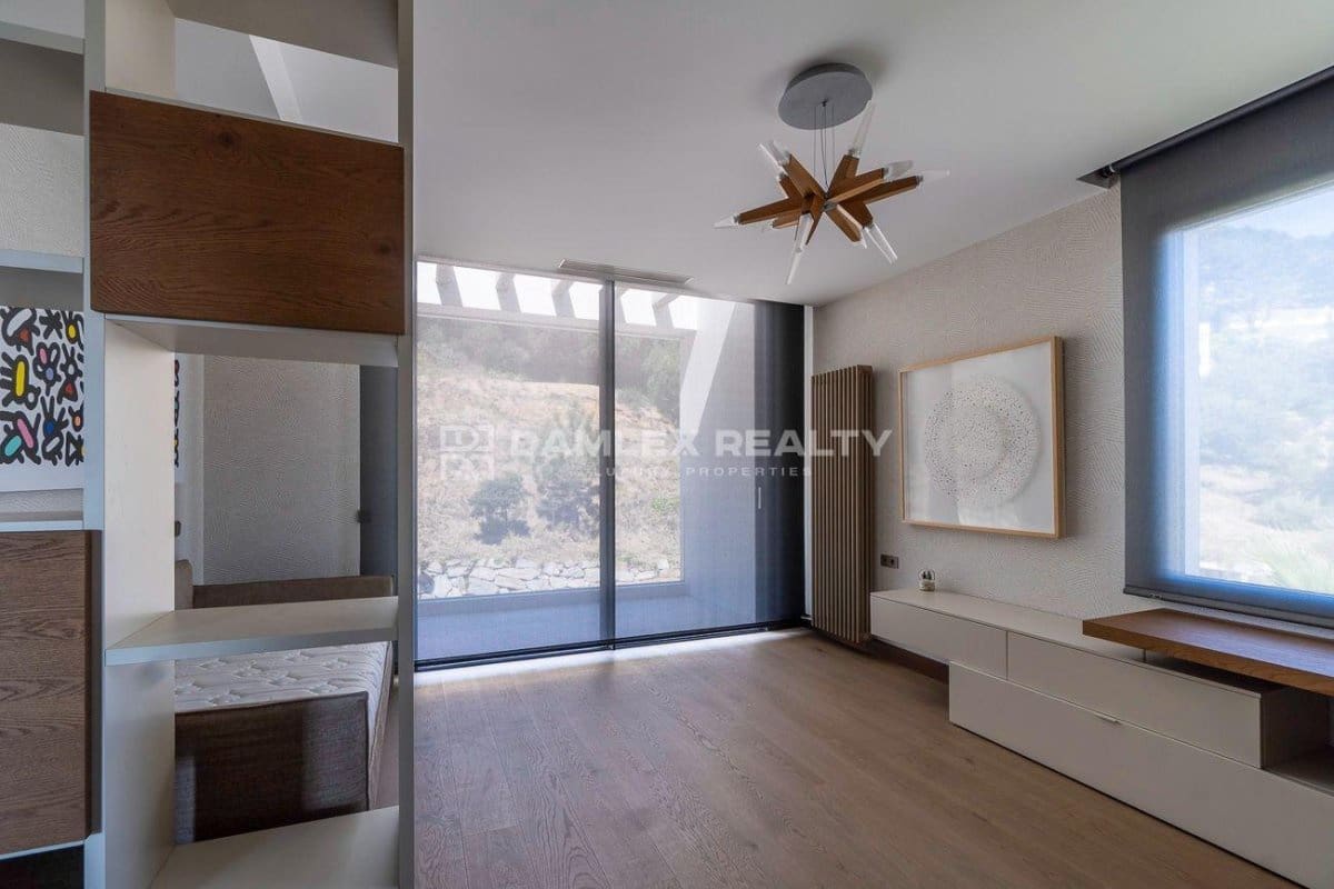 4 soveværelse Villa til salg i Blanes med swimmingpool garage - € 3.950.000 (Ref: 8949480)