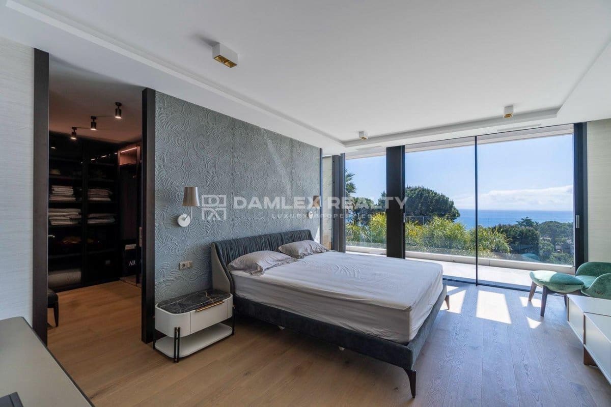 4 soveværelse Villa til salg i Blanes med swimmingpool garage - € 3.950.000 (Ref: 8949480)