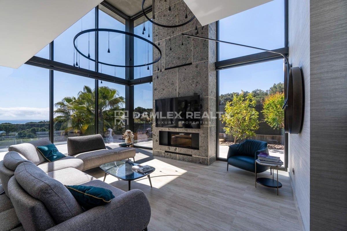 4 soveværelse Villa til salg i Blanes med swimmingpool garage - € 3.950.000 (Ref: 8949480)