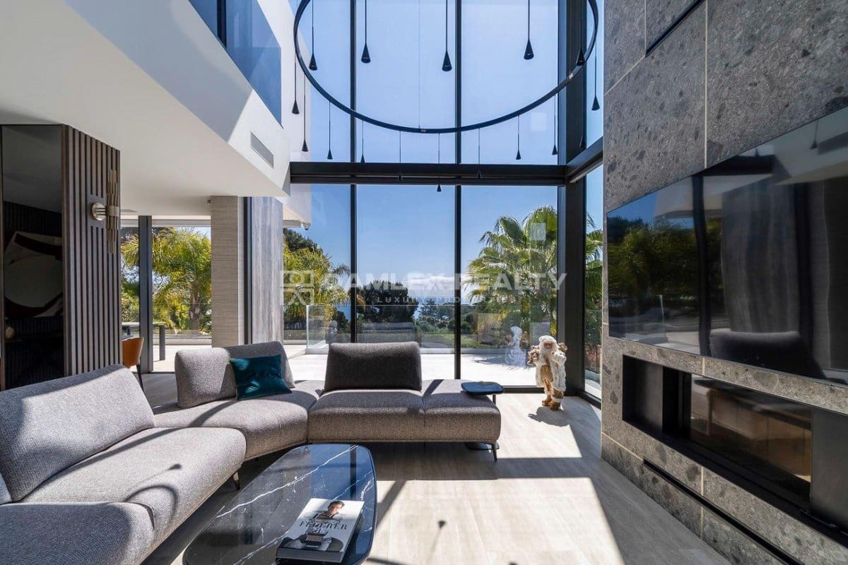 4 soveværelse Villa til salg i Blanes med swimmingpool garage - € 3.950.000 (Ref: 8949480)