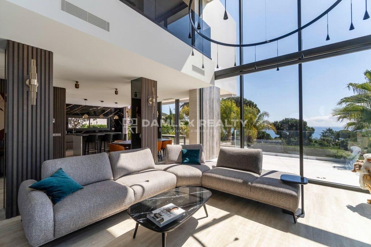 4 soveværelse Villa til salg i Blanes med swimmingpool garage - € 3.950.000 (Ref: 8949480)