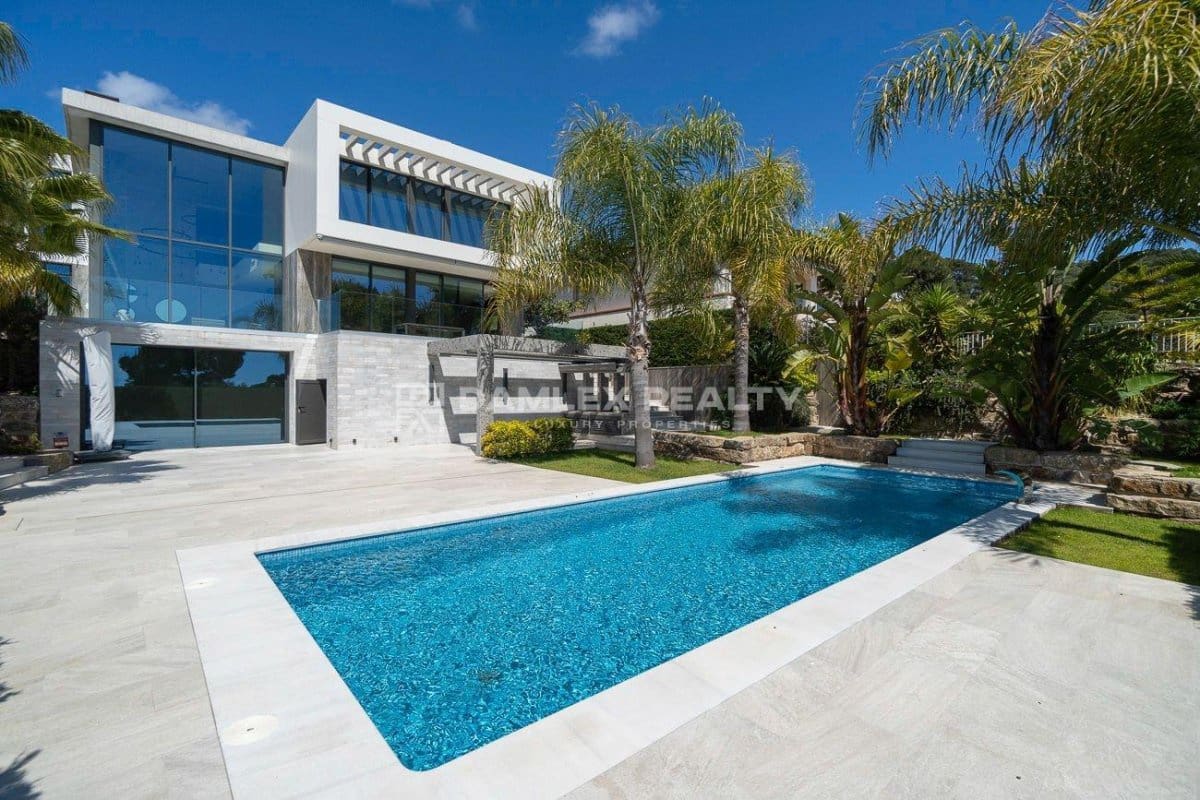 4 soveværelse Villa til salg i Blanes med swimmingpool garage - € 3.950.000 (Ref: 8949480)