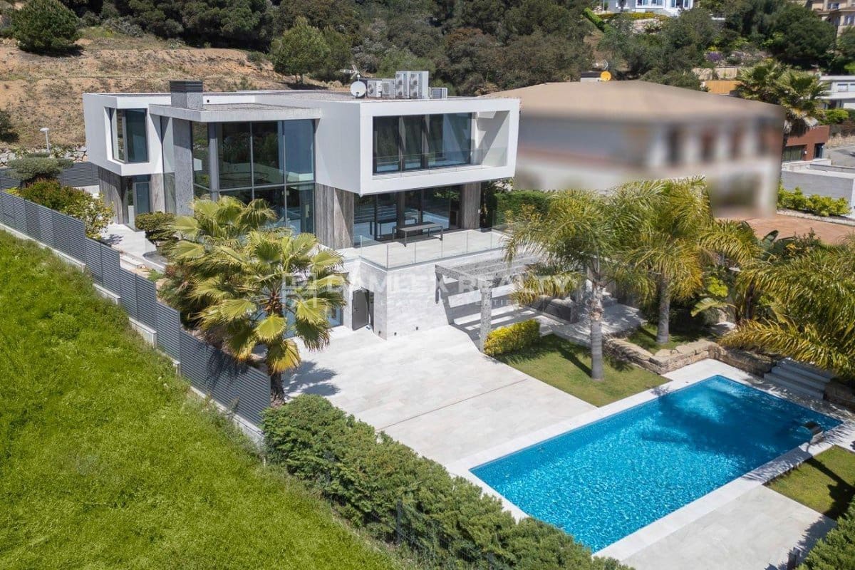 4 soveværelse Villa til salg i Blanes med swimmingpool garage - € 3.950.000 (Ref: 8949480)