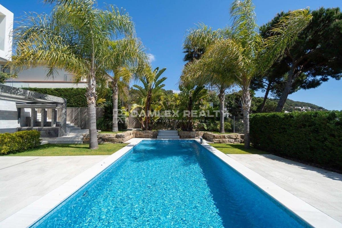 4 soveværelse Villa til salg i Blanes med swimmingpool garage - € 3.950.000 (Ref: 8949480)