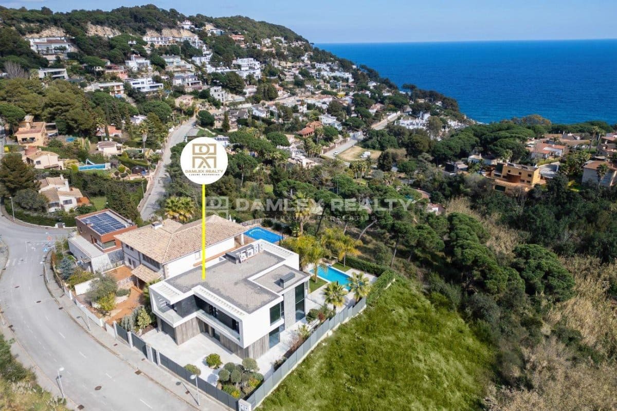 4 soveværelse Villa til salg i Blanes med swimmingpool garage - € 3.950.000 (Ref: 8949480)