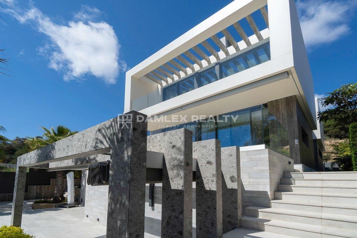 4 soveværelse Villa til salg i Blanes med swimmingpool garage - € 3.950.000 (Ref: 8949480)