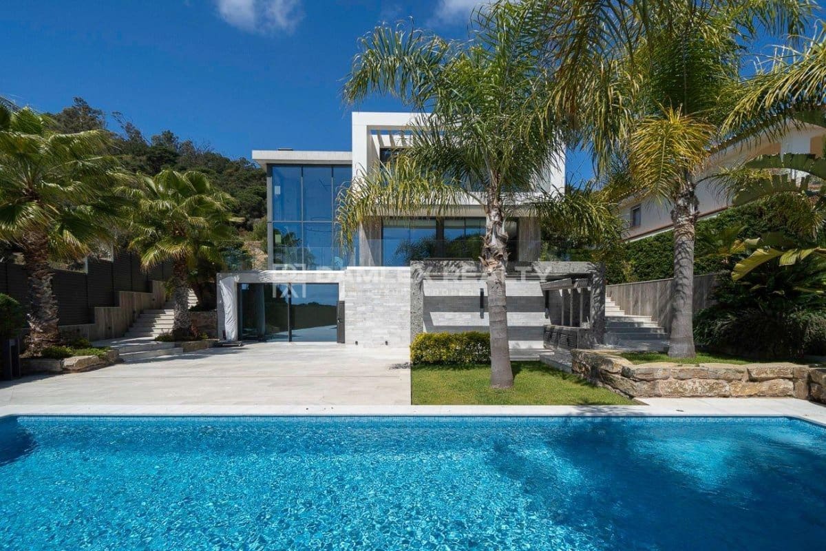 4 soveværelse Villa til salg i Blanes med swimmingpool garage - € 3.950.000 (Ref: 8949480)