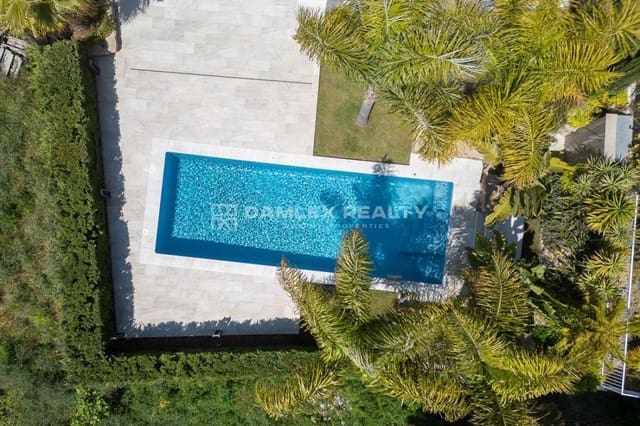 4 bedroom Villa for sale in Blanes with pool garage - € 3,950,000 (Ref: 8949480)