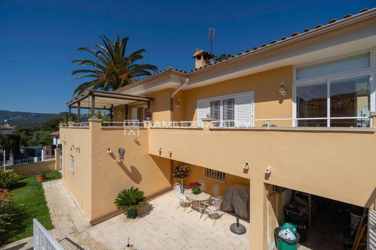 4 makuuhuone Huvila myytävänä paikassa Santa Cristina d'Aro mukana uima-altaan - 699 000 € (Ref: 8960886)