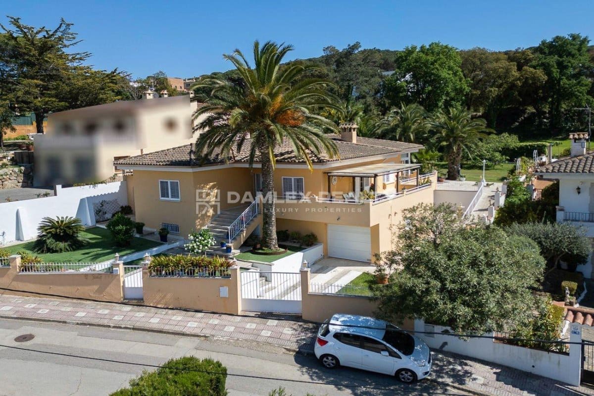 4 makuuhuone Huvila myytävänä paikassa Santa Cristina d'Aro mukana uima-altaan - 699 000 € (Ref: 8960886)