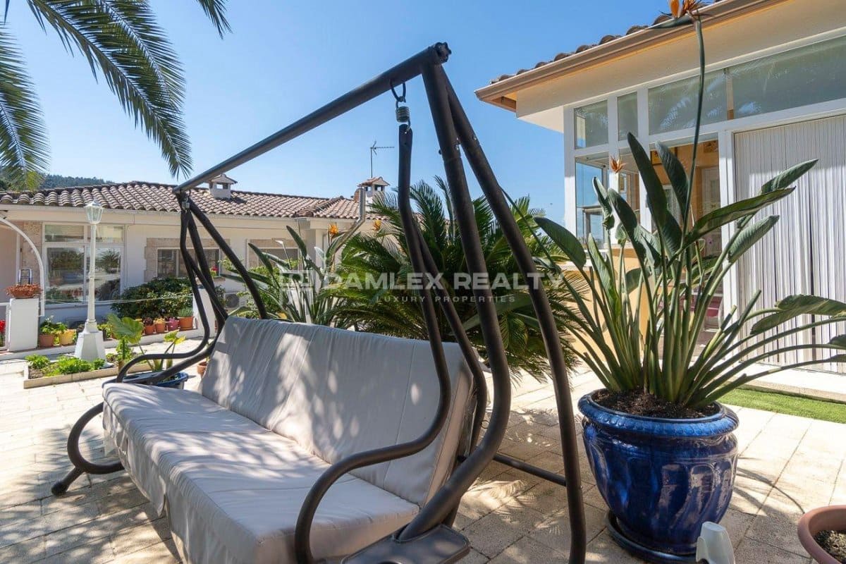 4 makuuhuone Huvila myytävänä paikassa Santa Cristina d'Aro mukana uima-altaan - 699 000 € (Ref: 8960886)