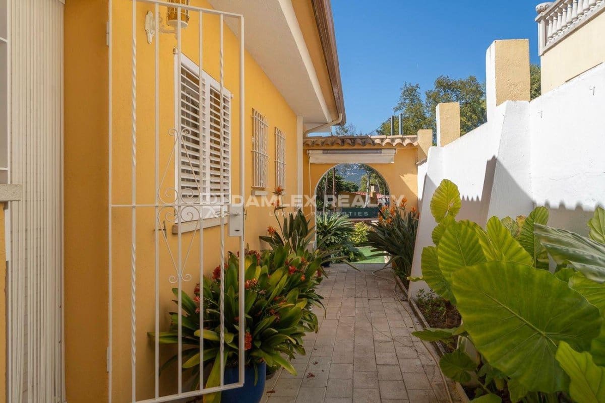 4 makuuhuone Huvila myytävänä paikassa Santa Cristina d'Aro mukana uima-altaan - 699 000 € (Ref: 8960886)