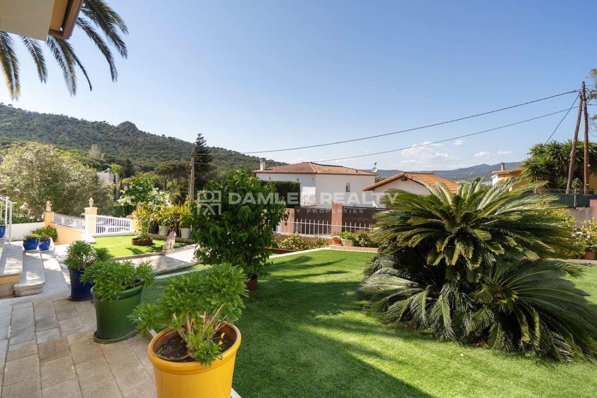 4 makuuhuone Huvila myytävänä paikassa Santa Cristina d'Aro mukana uima-altaan - 699 000 € (Ref: 8960886)