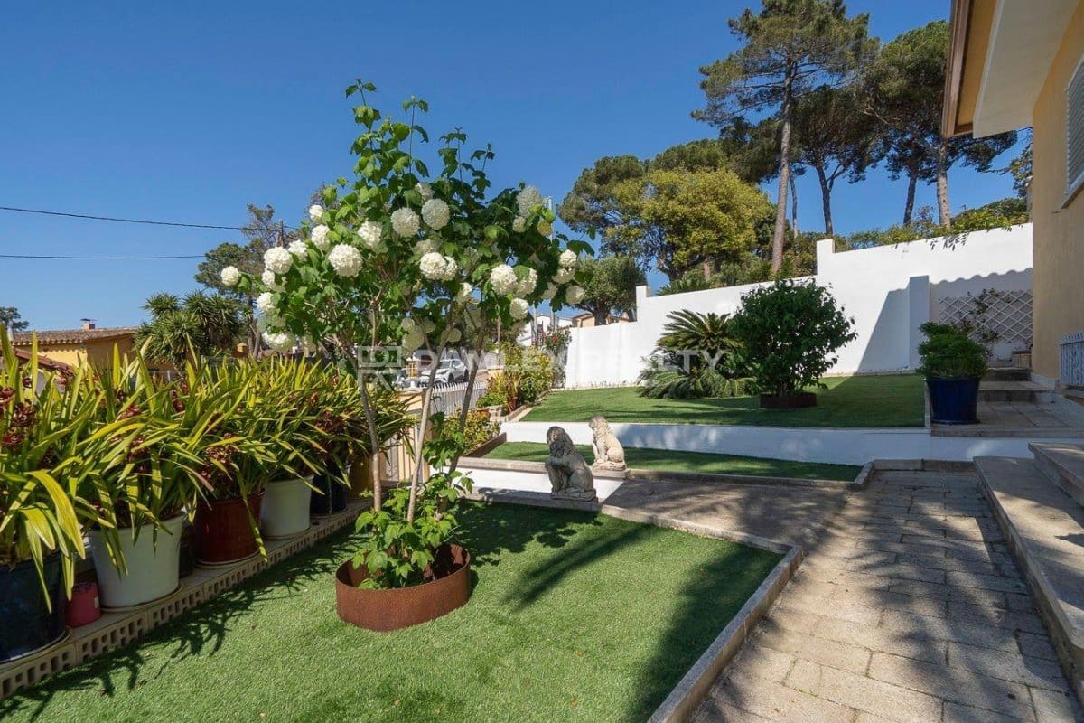 4 makuuhuone Huvila myytävänä paikassa Santa Cristina d'Aro mukana uima-altaan - 699 000 € (Ref: 8960886)