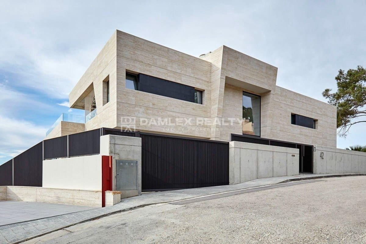 4 slaapkamer Villa te koop in Lloret de Mar met zwembad garage - € 5.000.000 (Ref: 8971333)