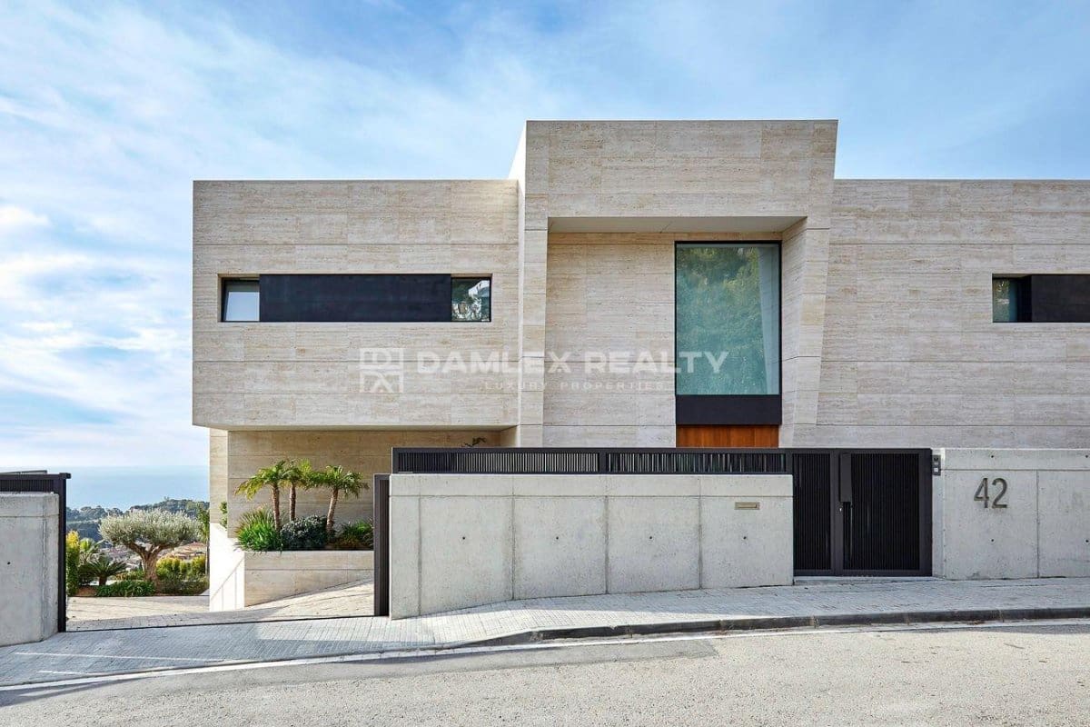 4 slaapkamer Villa te koop in Lloret de Mar met zwembad garage - € 5.000.000 (Ref: 8971333)