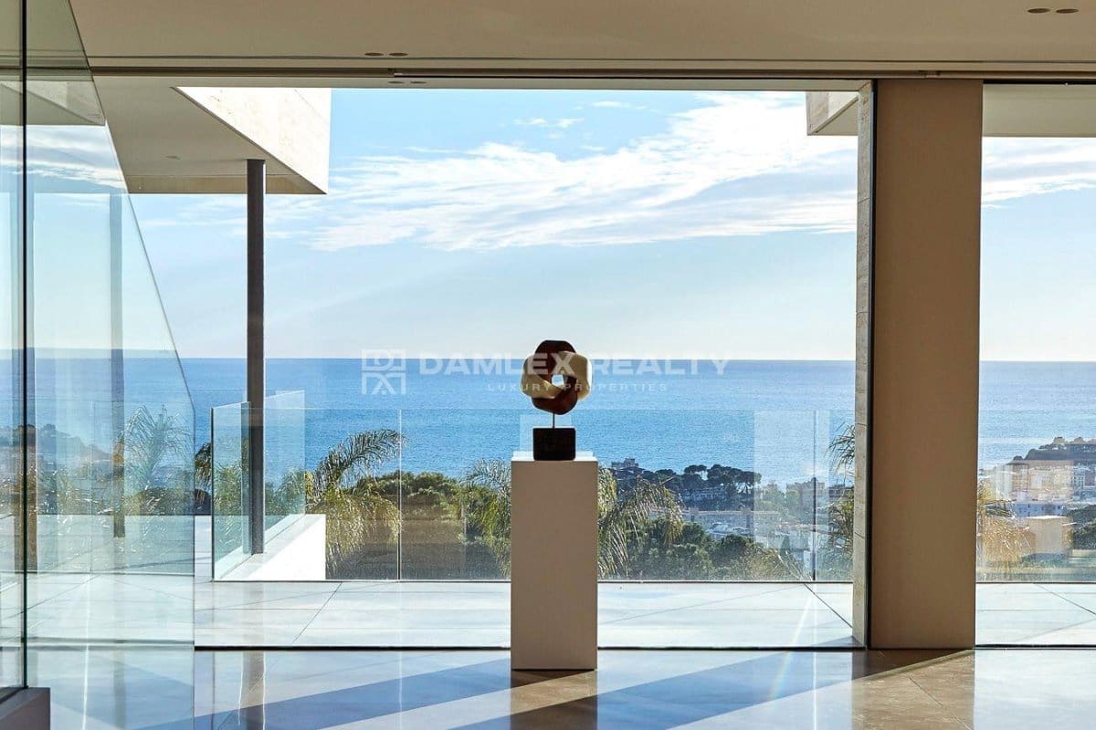 4 slaapkamer Villa te koop in Lloret de Mar met zwembad garage - € 5.000.000 (Ref: 8971333)