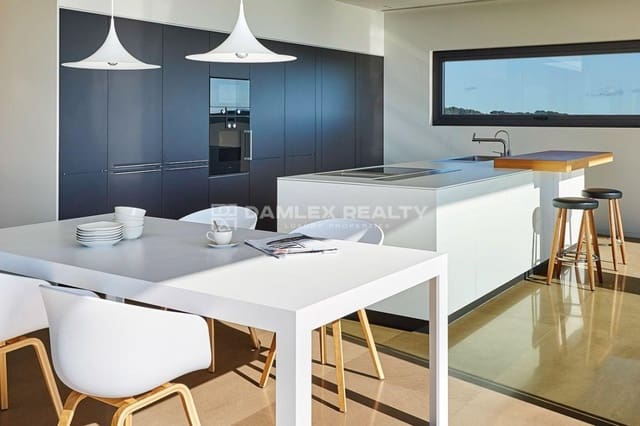 4 slaapkamer Villa te koop in Lloret de Mar met zwembad garage - € 5.000.000 (Ref: 8971333)